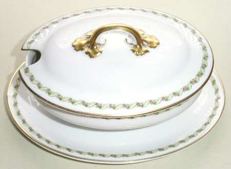 Gue454 Gravy Boat w/Attached Underplate & Lid