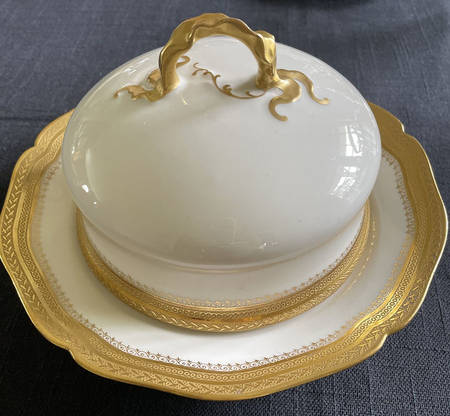 GUE455 Round Covered Butter