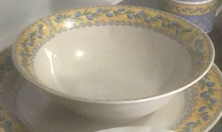 Analise 9" Round Vegetable Bowl