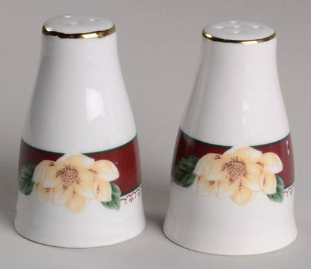 Magnolia Bloom Salt & Pepper Set