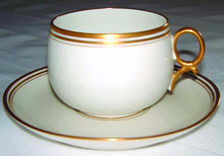 GUE489 Flat Cup & Saucer Set