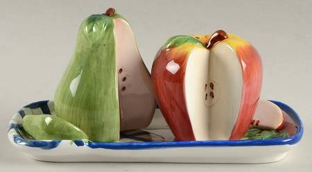 GAN10 Figural Salt & Pepper Set