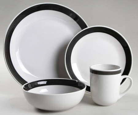Basic Living III Black 4 Piece Place Setting