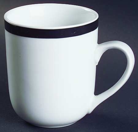 Basic Living III Black Mug