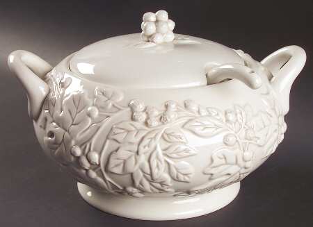 Grand Leaf II Tureen & Lid w/Ladle