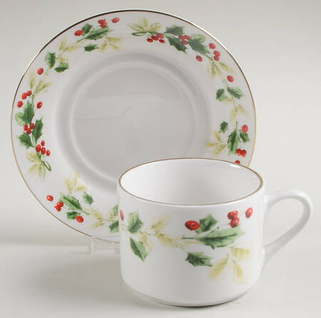 Holiday Classics Flat Cup & Saucer Set