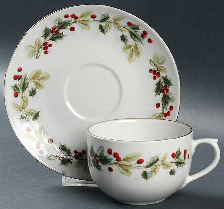 Holiday Classics Flat Cup & Saucer Set