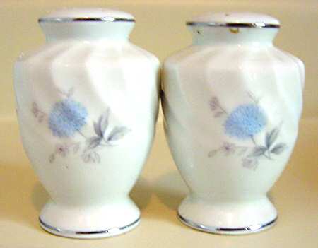 Mums Salt & Pepper Set