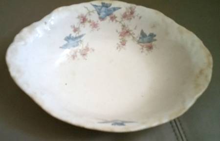 Bluebird 9" Oval Vegetable Bowl