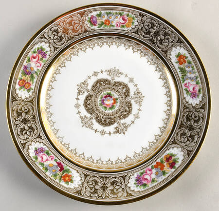 Chateau Detrianon Dinner Plate