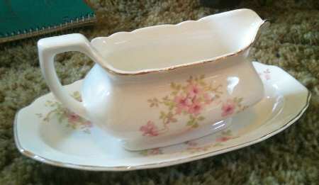 296a Gravy Boat & Underplate/Relish
