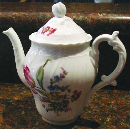 GIN194 Coffee Pot & Lid