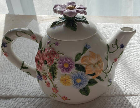 GAN13 Small Teapot & Lid