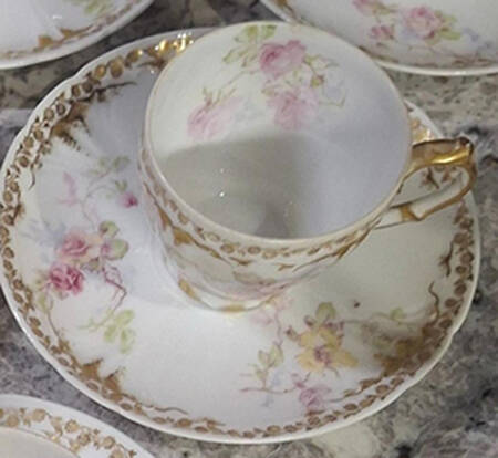 GDA290 Footed Cup & Saucer Set