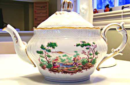 Mantova Teapot & Lid