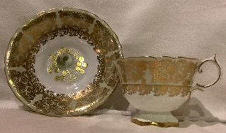 C772 Footed Cup & Saucer Set