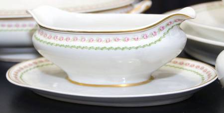 GDA311 Gravy Boat with Attached Underplate