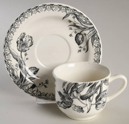 Tulipes Noires Flat Cup & Saucer Set