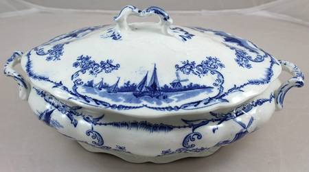 Delph Oval Covered Vegetable