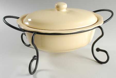 Hospitality Butter Yellow 1.5 Quart Oval Covered Casserole & Metal Stand