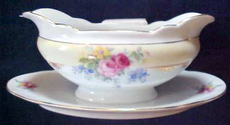 GMY175 Gravy Boat with Attached Underplate