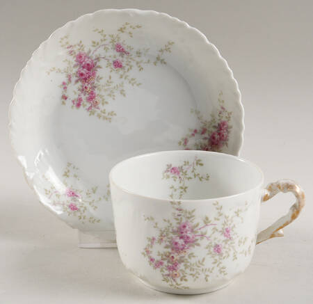 GUE601 Oversized Cup & Saucer Set