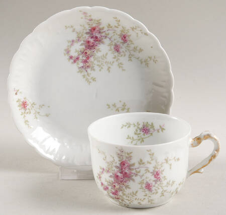 GUE601 Flat Cup & Saucer Set