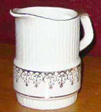 W907 Creamer