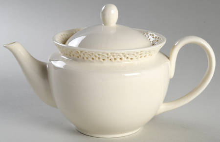 Cream Lace Teapot & Lid