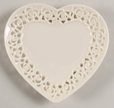 Cream Lace Heart Shaped Dish