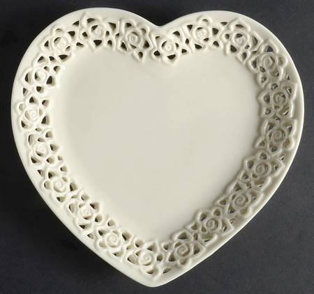 Cream Lace Heart Shaped Dish