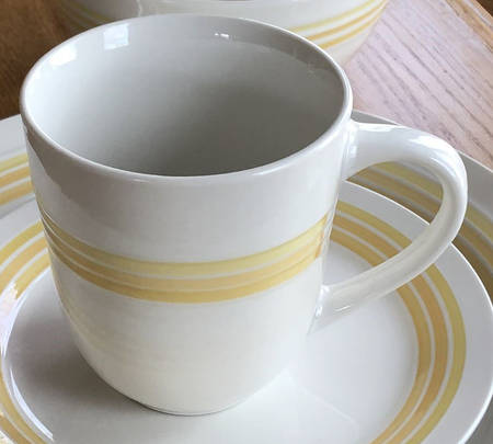 Basic Living VI Yellow Mug