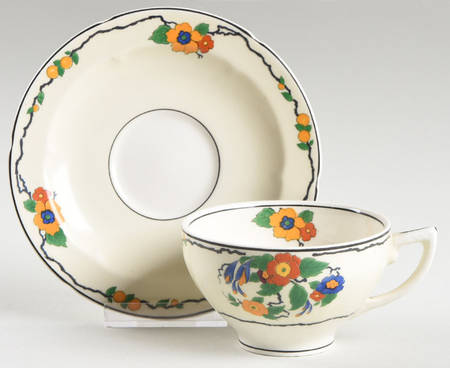 Gillian Footed Cup & Saucer Set