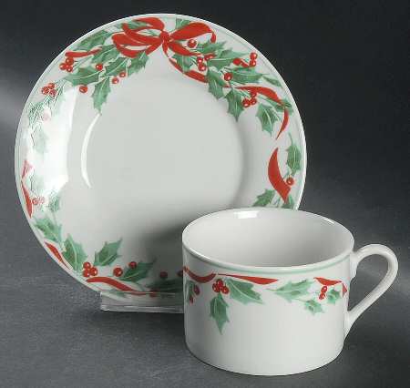 Holiday Garland Flat Cup & Saucer Set