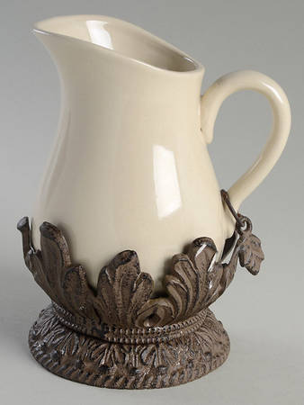 Cream 20 Oz Pitcher W/Metal Stand
