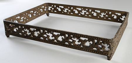 Cream Metal Stand for 18" Rectangular Baker