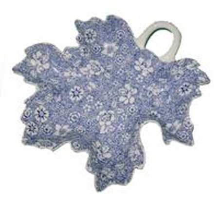 Blue Dynasty 9" Leaf Dish