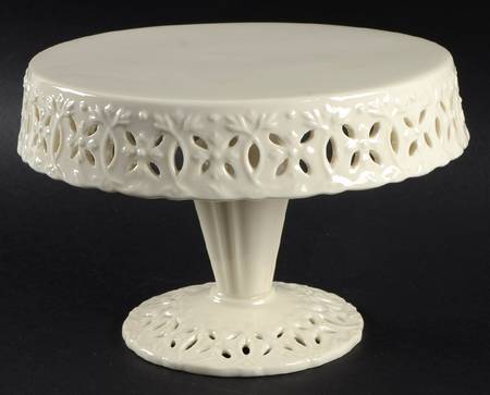 Regal Cream 7" Diameter Pedestal Cake Stand