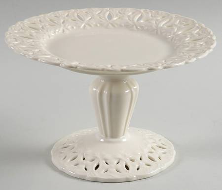 Regal Cream 8" Diameter Pedestal Cake Stand