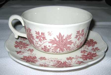 Vinranka Red Flat Cup & Saucer Set