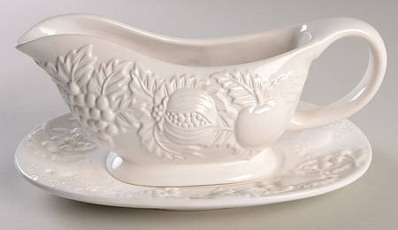 Gracious Gathering Gravy Boat & Underplate
