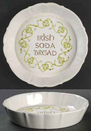 Clover Glen 9" Round Bread Baker