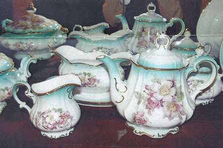 PBU12 Green Teapot & Lid
