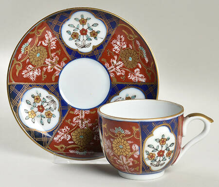 GIM20 Footed Cup & Saucer Set