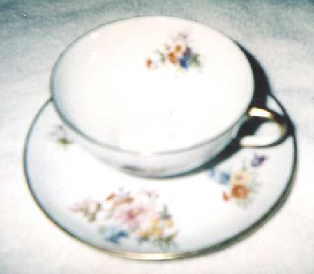 GUE664 Flat Cup & Saucer Set