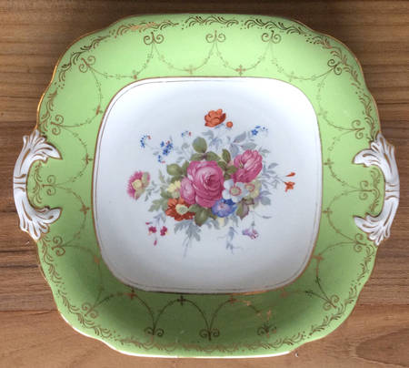 5548 Handled Cake Plate
