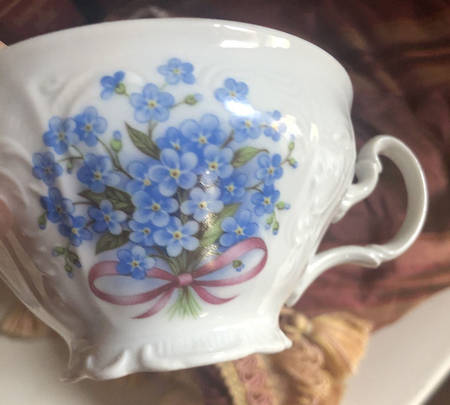 GLP27 Footed Cup