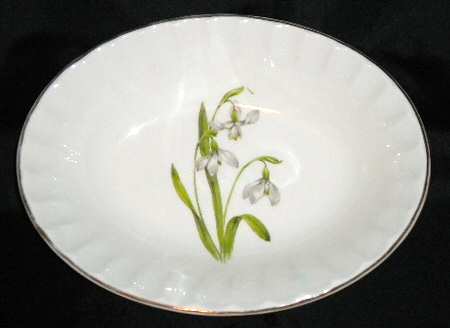 B8781 9" Oval Vegetable Bowl