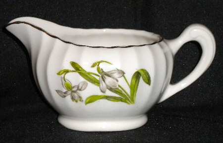 B8781 Creamer