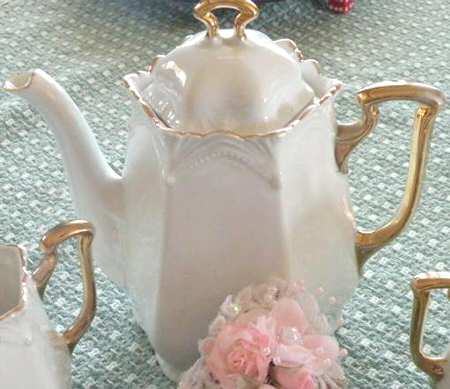 GMY273 Teapot & Lid